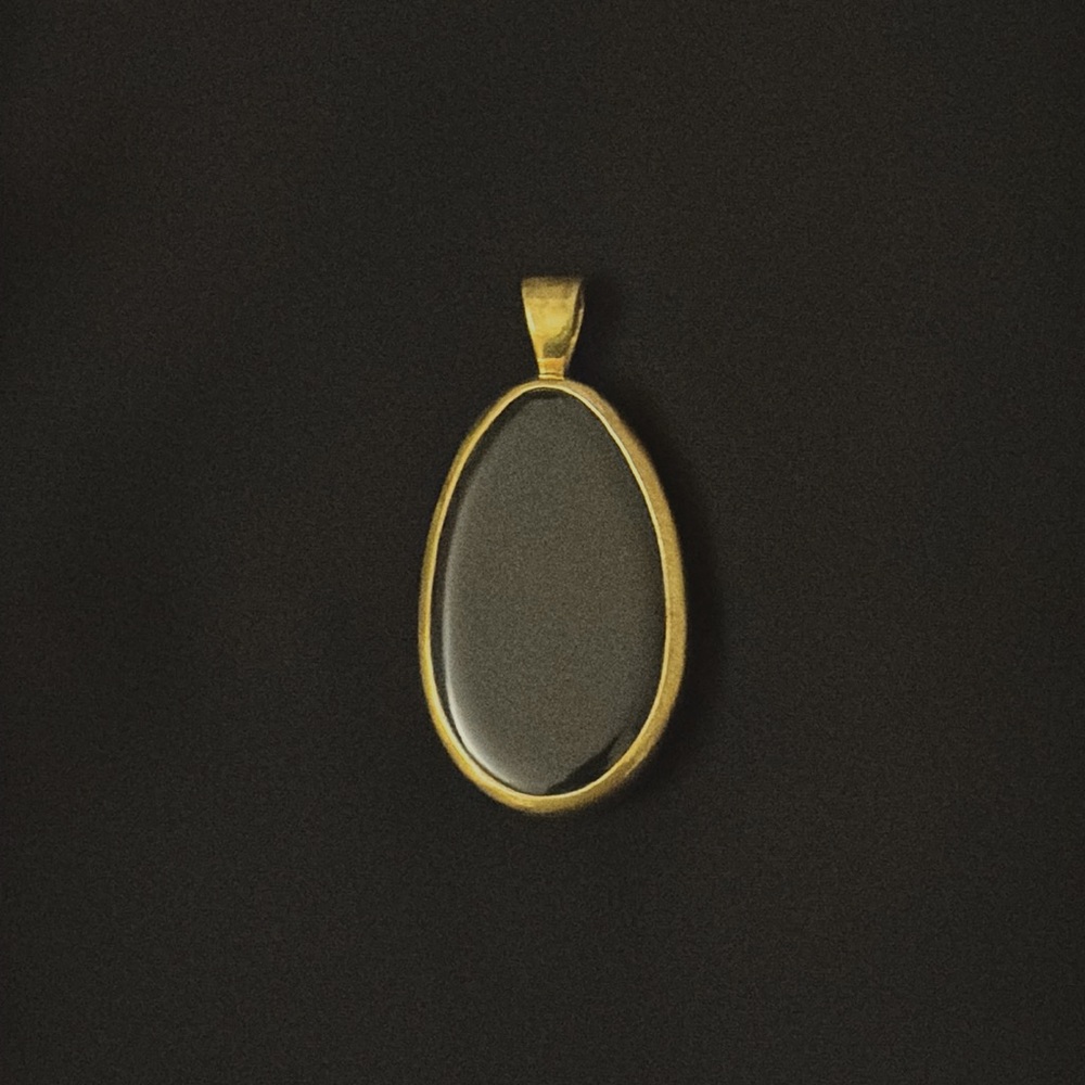 Beautiful Black Stone Pendant